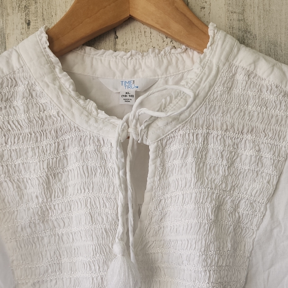 Time and Tru White Textured Smocked Blouse with Tassels Size XL 16-18 - Picture 3 of 9